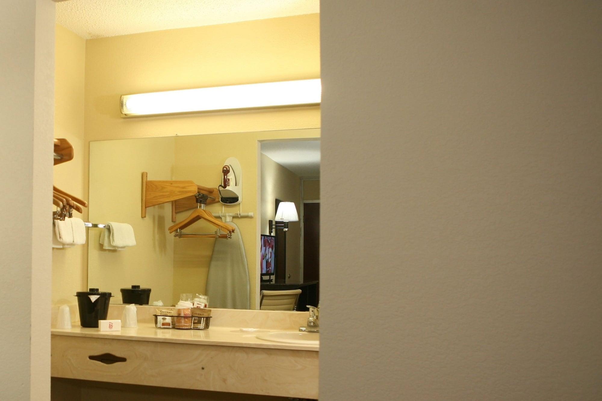 Red Roof Inn & Suites Cave City Buitenkant foto