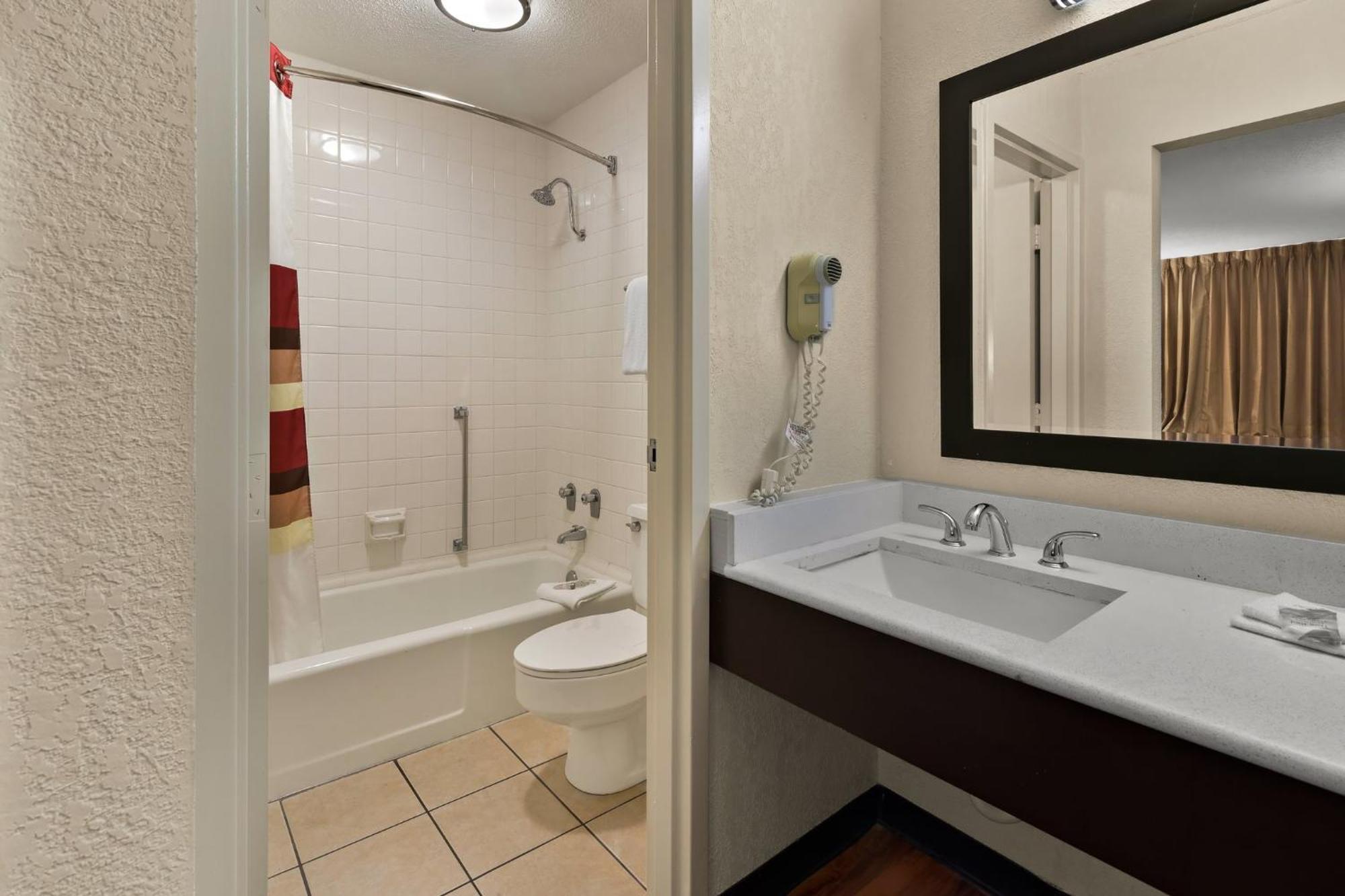 Red Roof Inn & Suites Cave City Buitenkant foto
