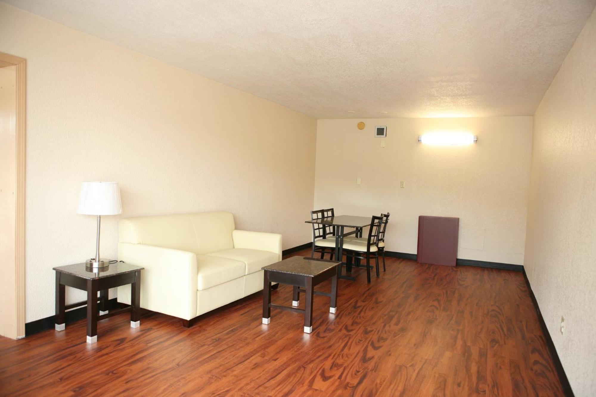 Red Roof Inn & Suites Cave City Buitenkant foto