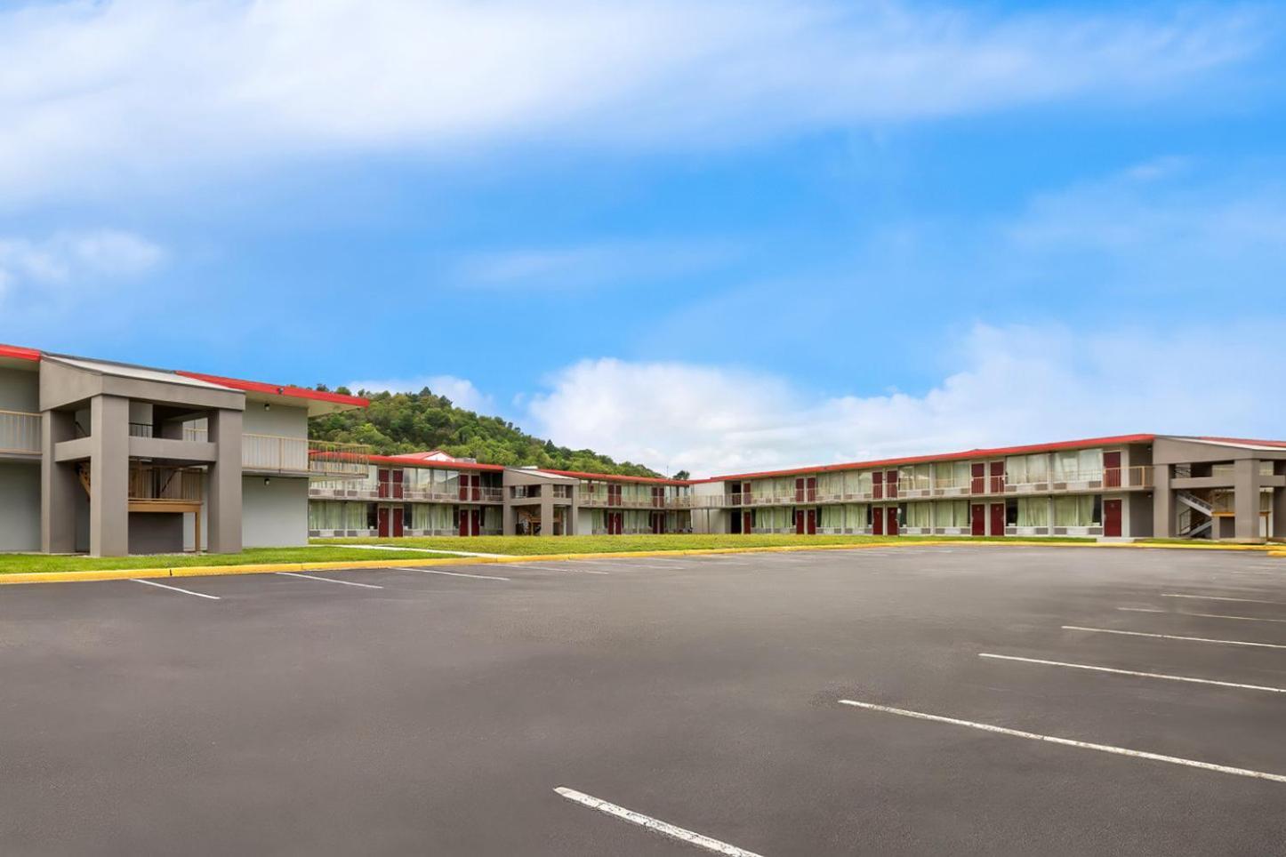 Red Roof Inn & Suites Cave City Buitenkant foto