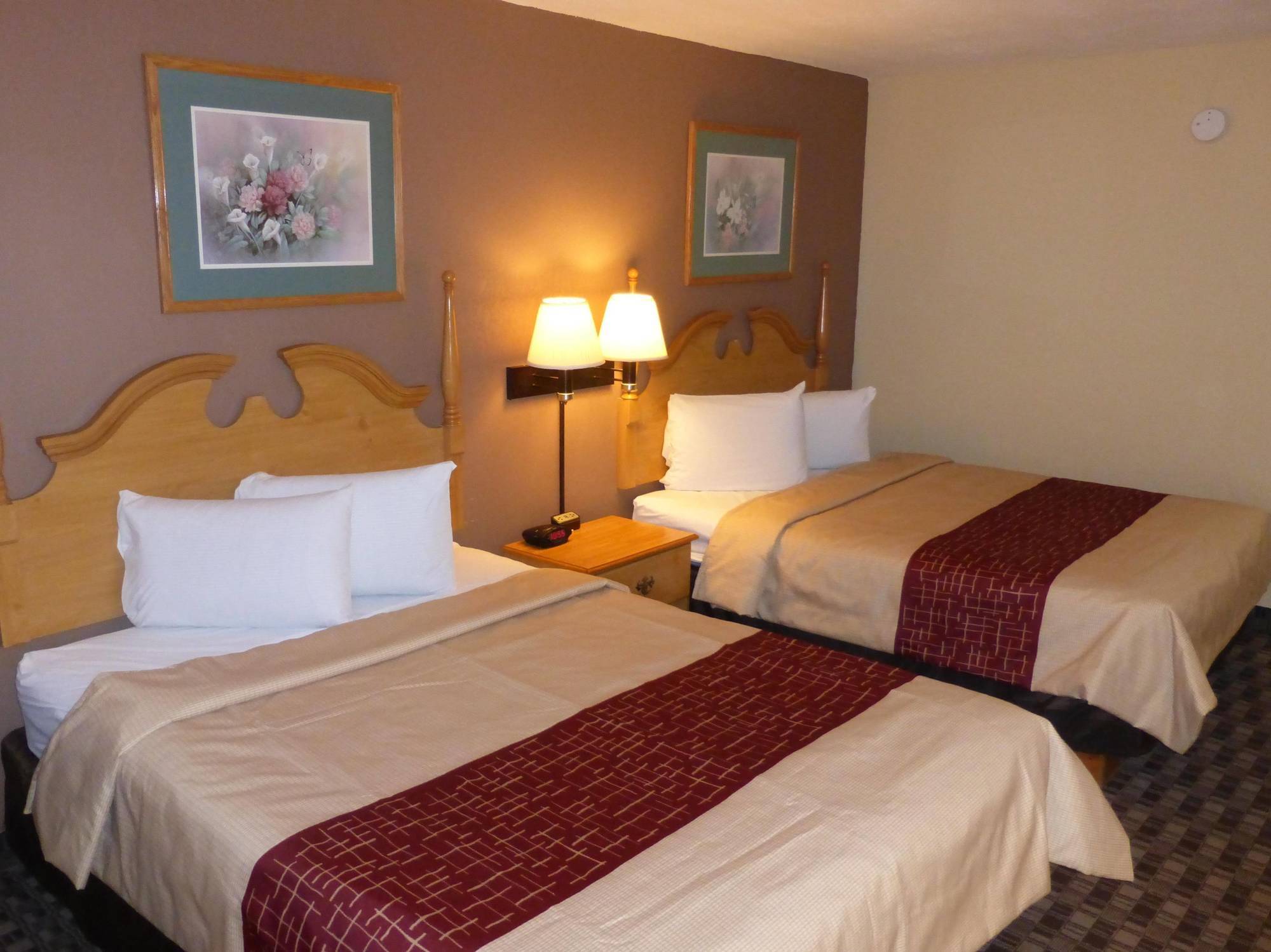 Red Roof Inn & Suites Cave City Buitenkant foto
