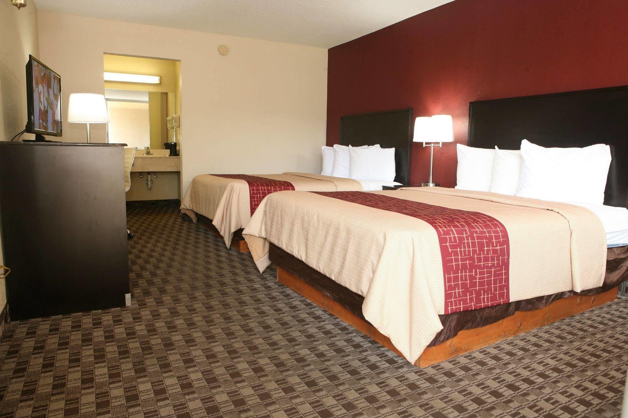 Red Roof Inn & Suites Cave City Buitenkant foto